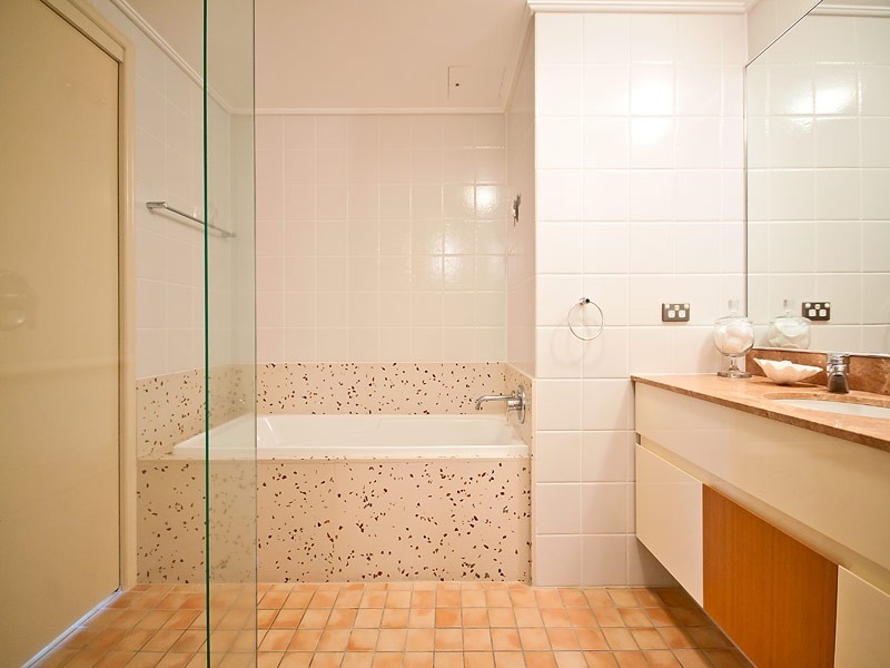 1034/1 LENNIE AVENUE, Main Beach QLD 4217