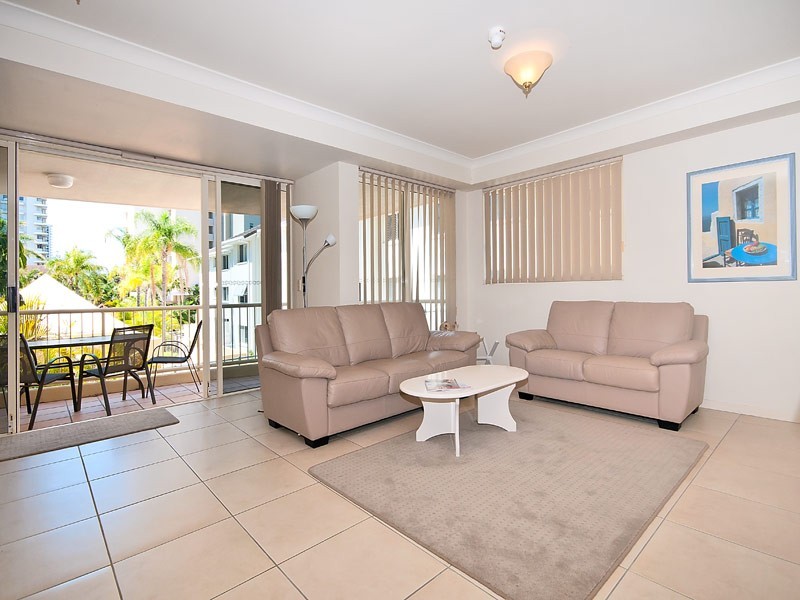5 Cronin Avenue ‘Seychelles’, Main Beach QLD 4217
