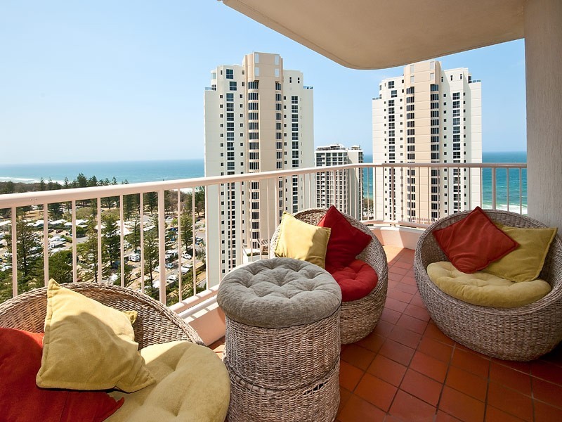 1 Peak Avenue, Main Beach QLD 4217