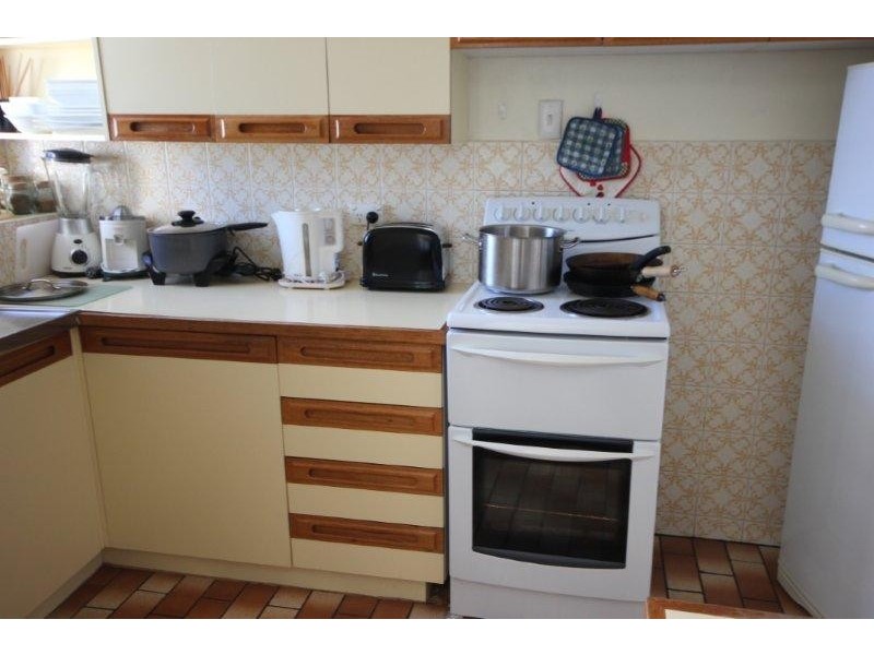 18/15 Pacific Street, Main Beach QLD 4217