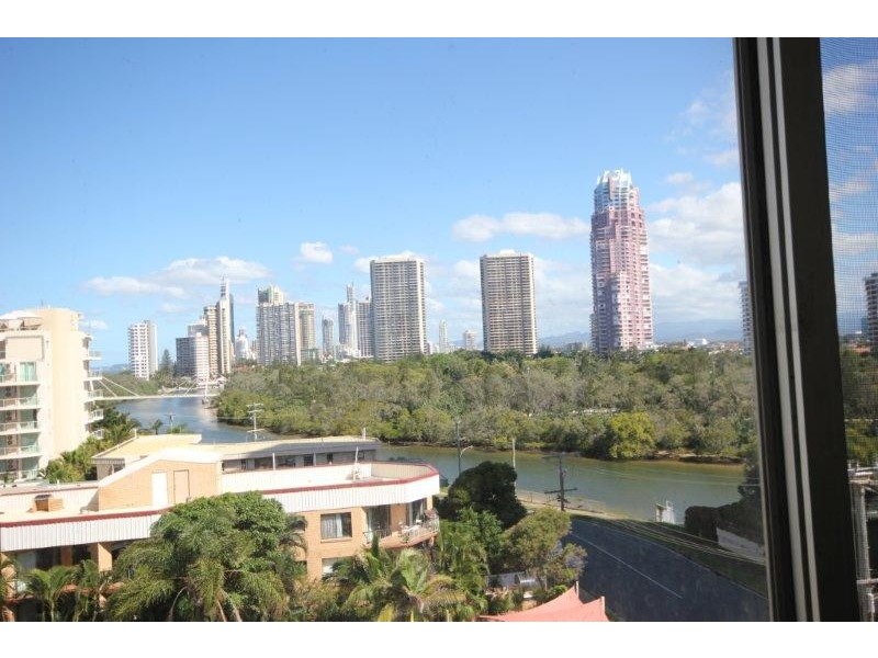 18/15 Pacific Street, Main Beach QLD 4217