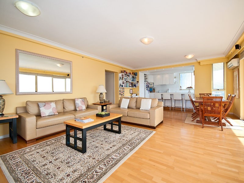1 Serisier Avenue, Main Beach QLD 4217