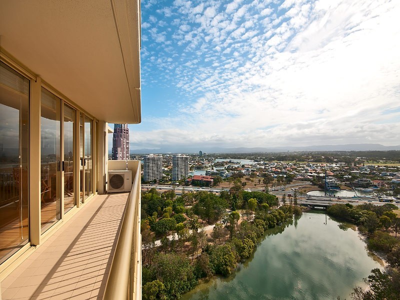1 Serisier Avenue, Main Beach QLD 4217