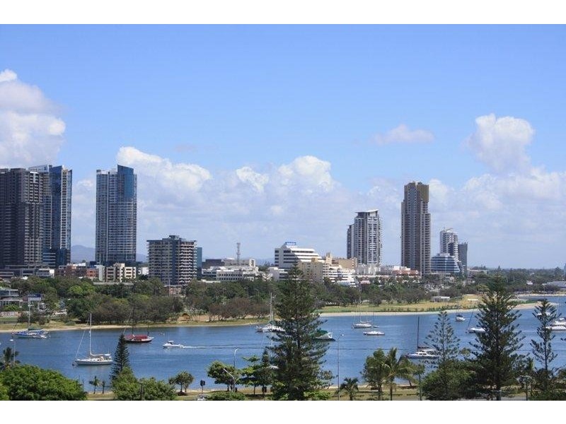 35/11 HUGHES AVENUE, Main Beach QLD 4217