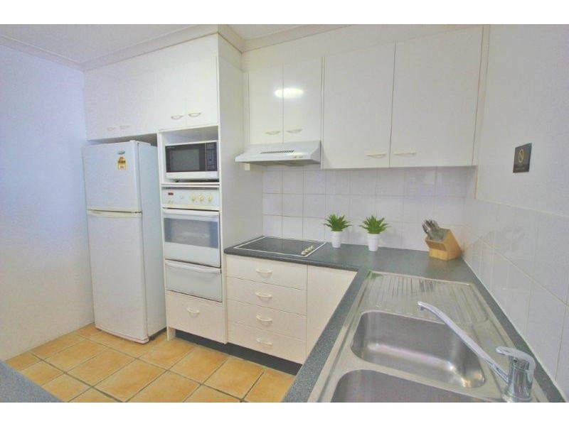 35/11 HUGHES AVENUE, Main Beach QLD 4217