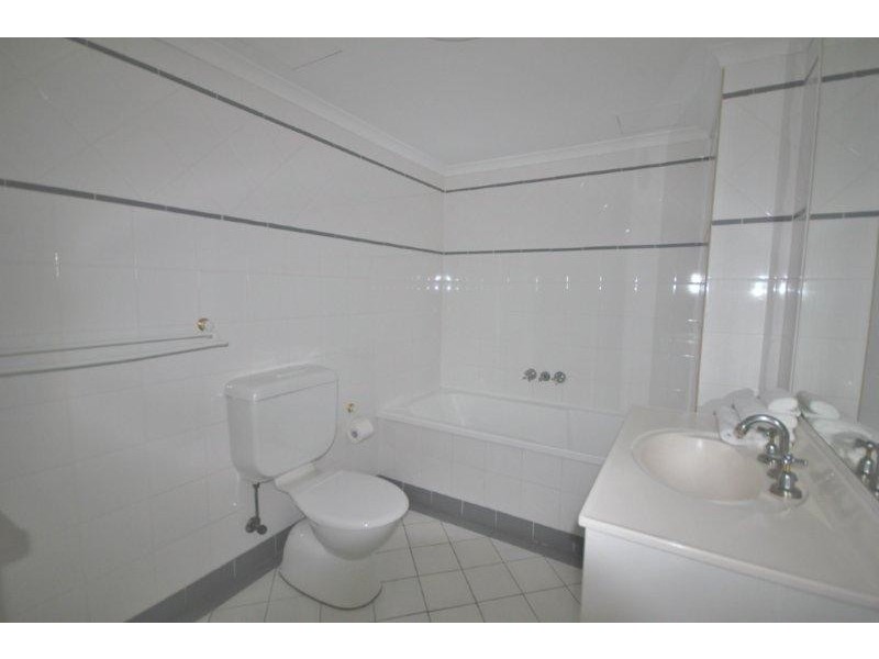 35/11 HUGHES AVENUE, Main Beach QLD 4217