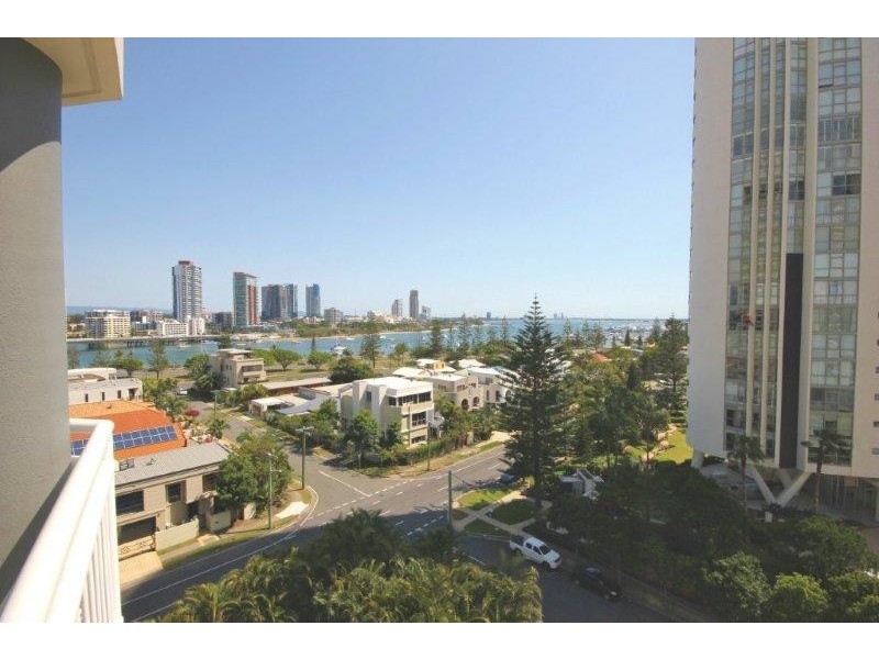 35/11 HUGHES AVENUE, Main Beach QLD 4217