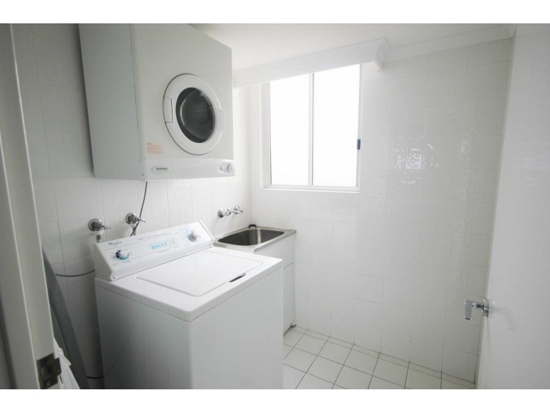 59 Pacific Street, Main Beach QLD 4217