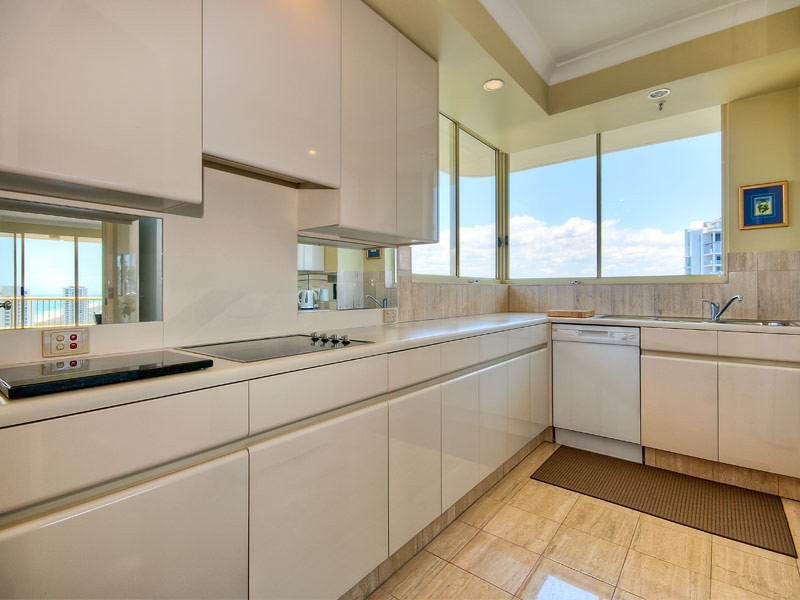 261/1 SERISIER AVENUE, Main Beach QLD 4217