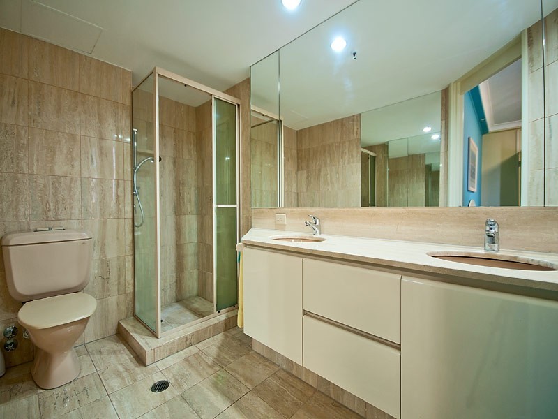 261/1 SERISIER AVENUE, Main Beach QLD 4217