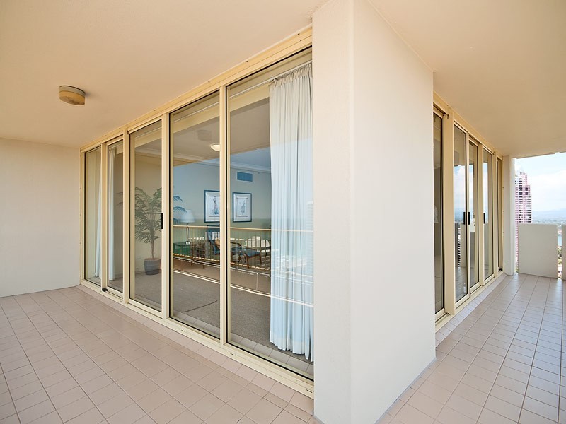 261/1 SERISIER AVENUE, Main Beach QLD 4217