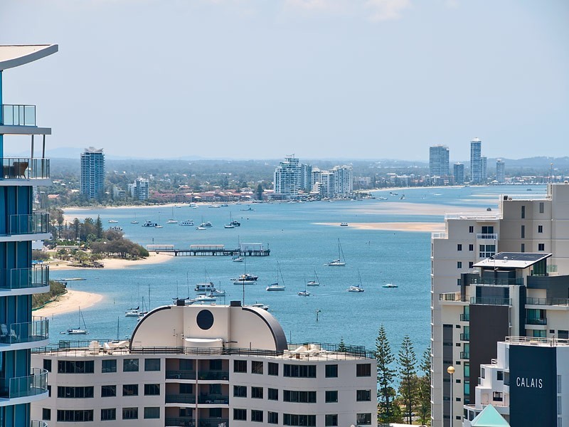 261/1 SERISIER AVENUE, Main Beach QLD 4217