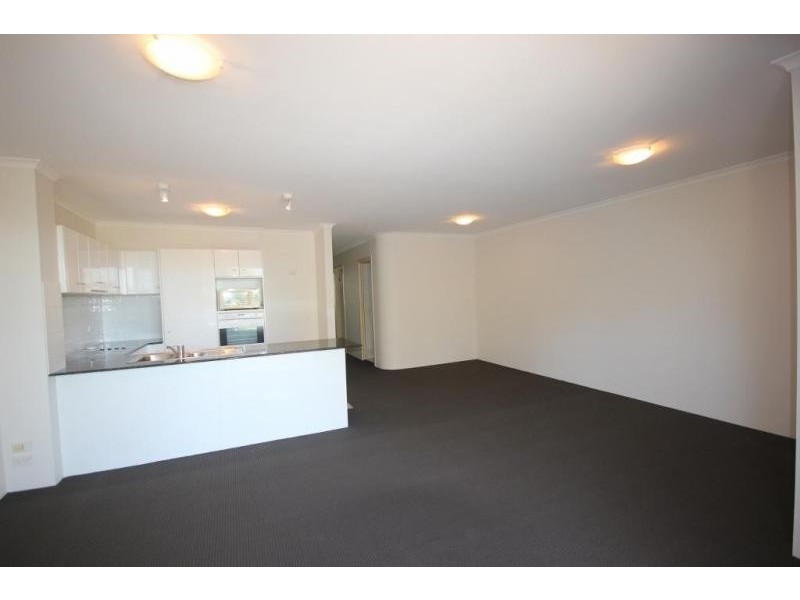 32 Cronin Avenue, Main Beach QLD 4217