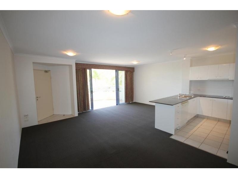 32 Cronin Avenue, Main Beach QLD 4217
