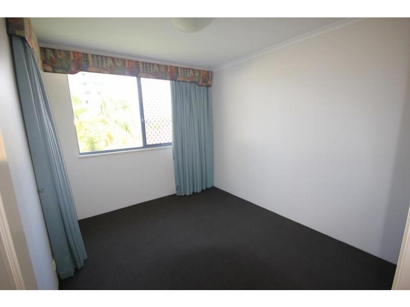 32 Cronin Avenue, Main Beach QLD 4217