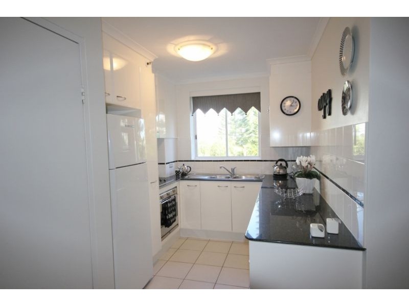 6/1 HUGHES AVENUE, Main Beach QLD 4217