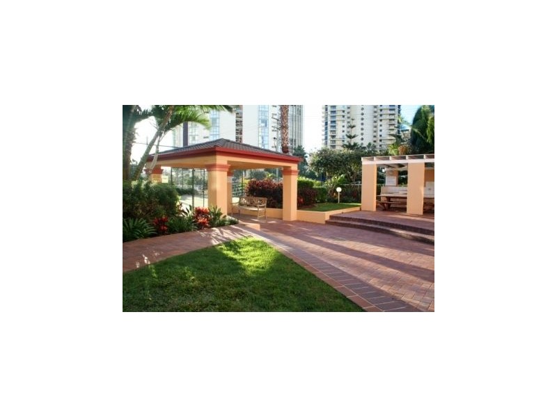 6/1 HUGHES AVENUE, Main Beach QLD 4217