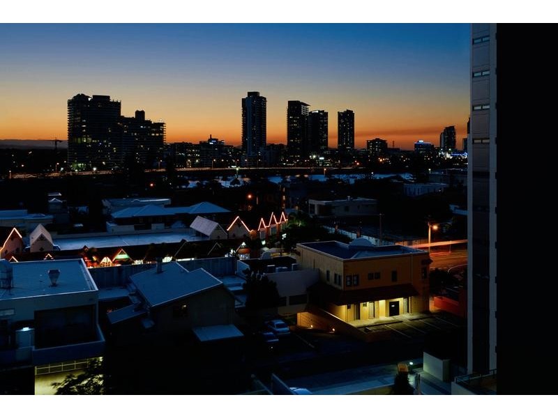 8/19 Peak Avenue, Main Beach QLD 4217