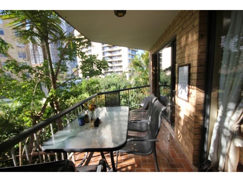 6/5 Pacific Street, Main Beach QLD 4217
