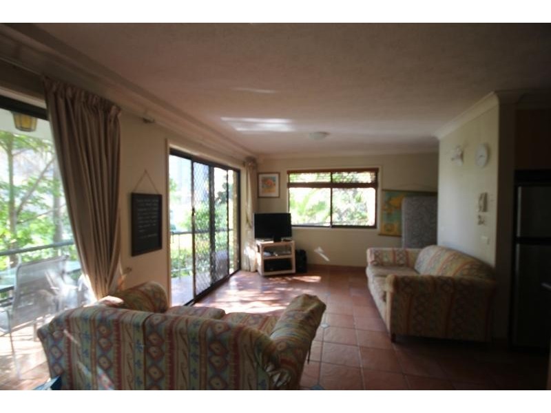 6/5 Pacific Street, Main Beach QLD 4217