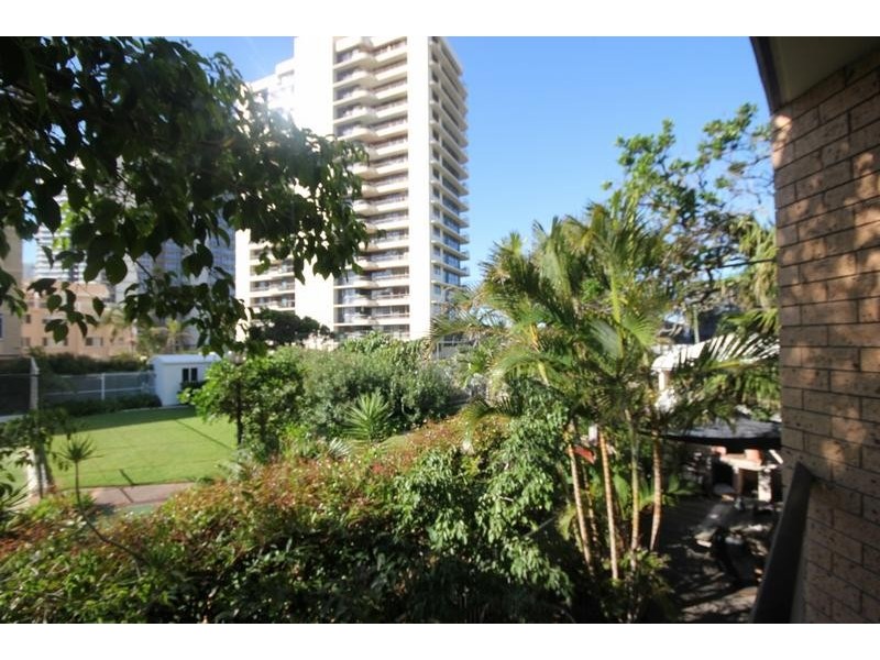 6/5 Pacific Street, Main Beach QLD 4217