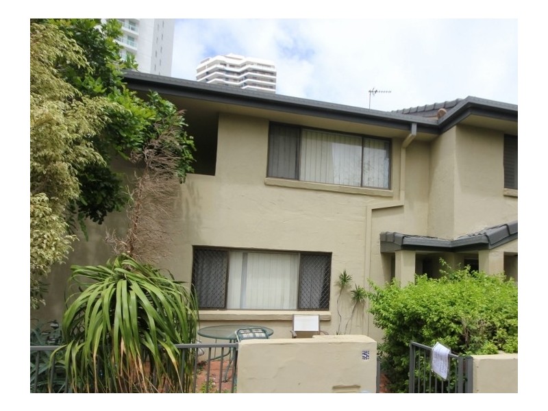 55 Pacific Street, Main Beach QLD 4217