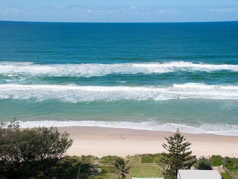 59 Pacific Street, Main Beach QLD 4217