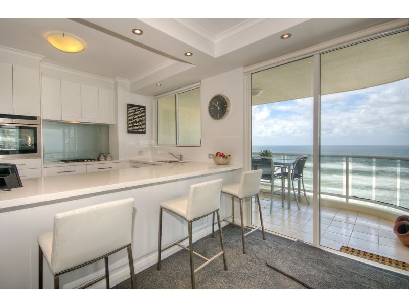 59 Pacific Street, Main Beach QLD 4217