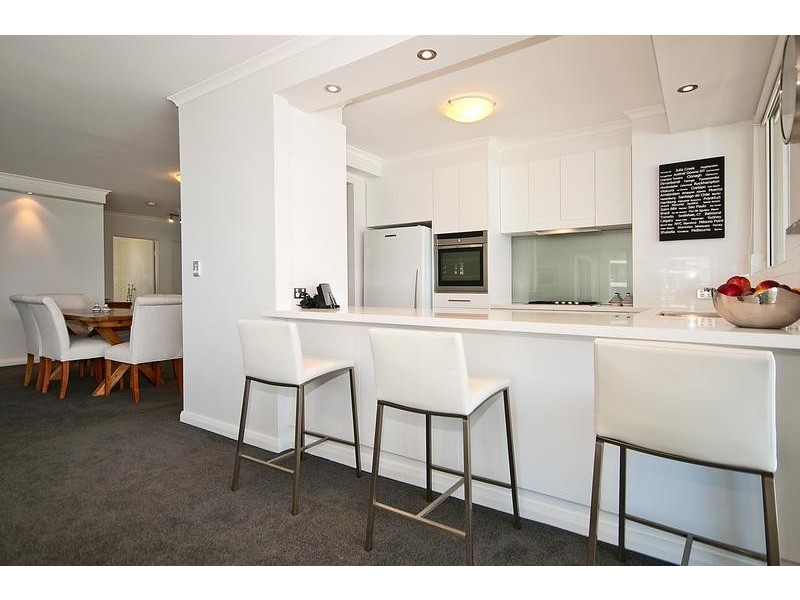 59 Pacific Street, Main Beach QLD 4217