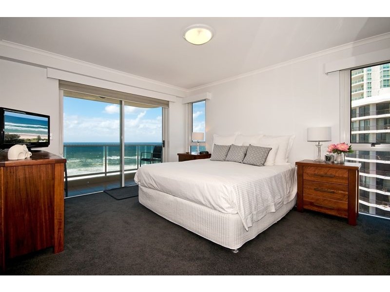 59 Pacific Street, Main Beach QLD 4217