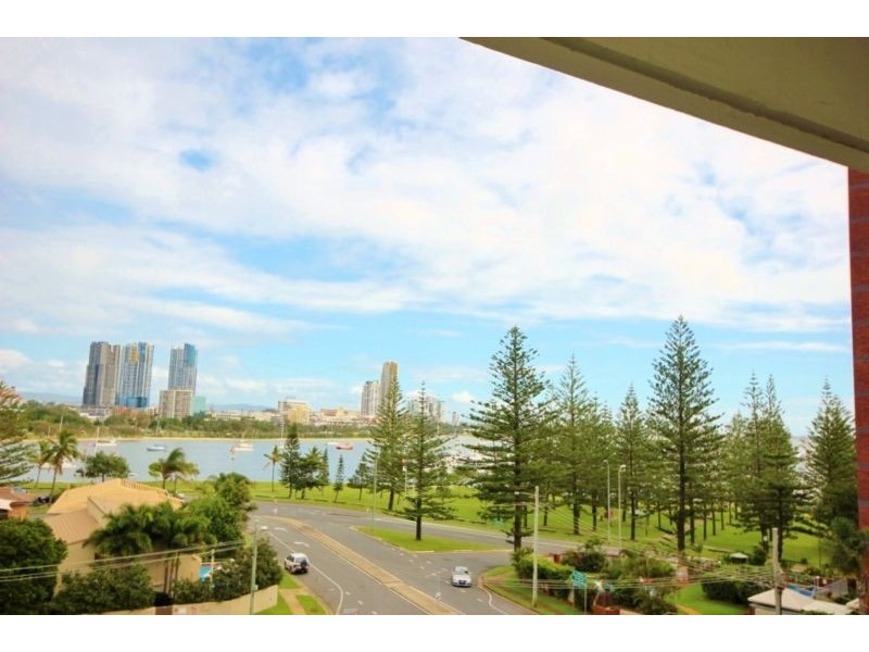 3652 Main Parade, Main Beach QLD 4217