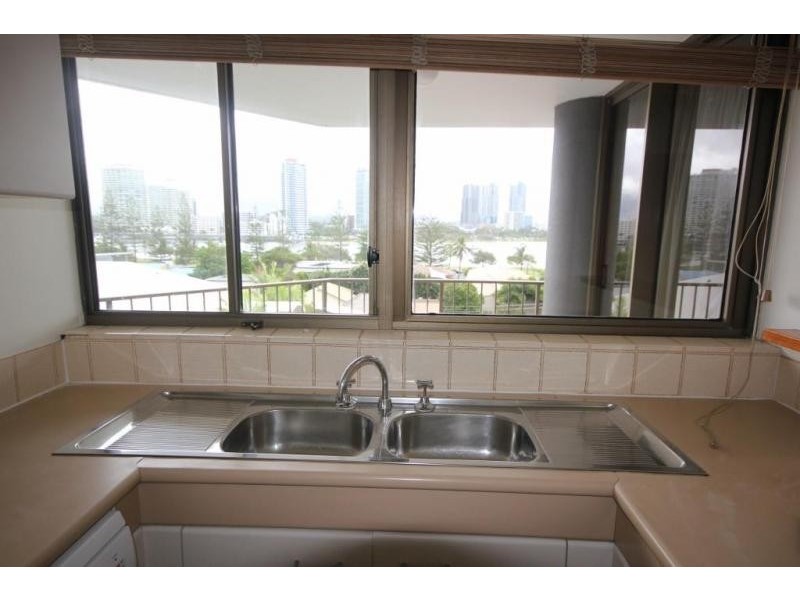 3652 Main Parade, Main Beach QLD 4217