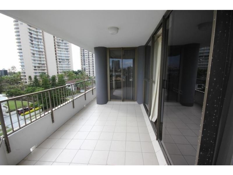 3652 Main Parade, Main Beach QLD 4217