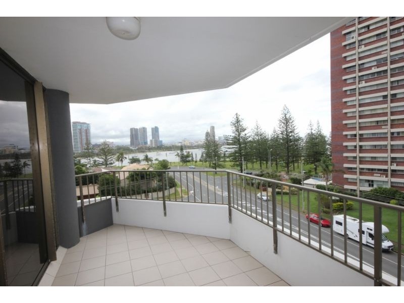 3652 Main Parade, Main Beach QLD 4217