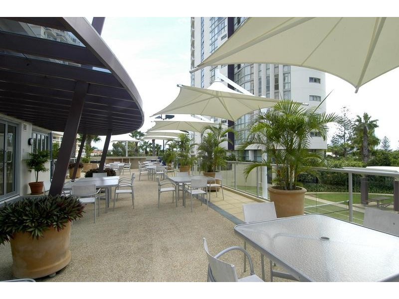 1043/1 LENNIE AVENUE, Main Beach QLD 4217