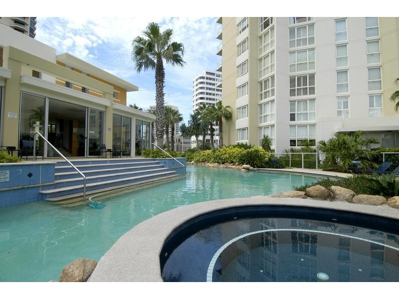 1043/1 LENNIE AVENUE, Main Beach QLD 4217