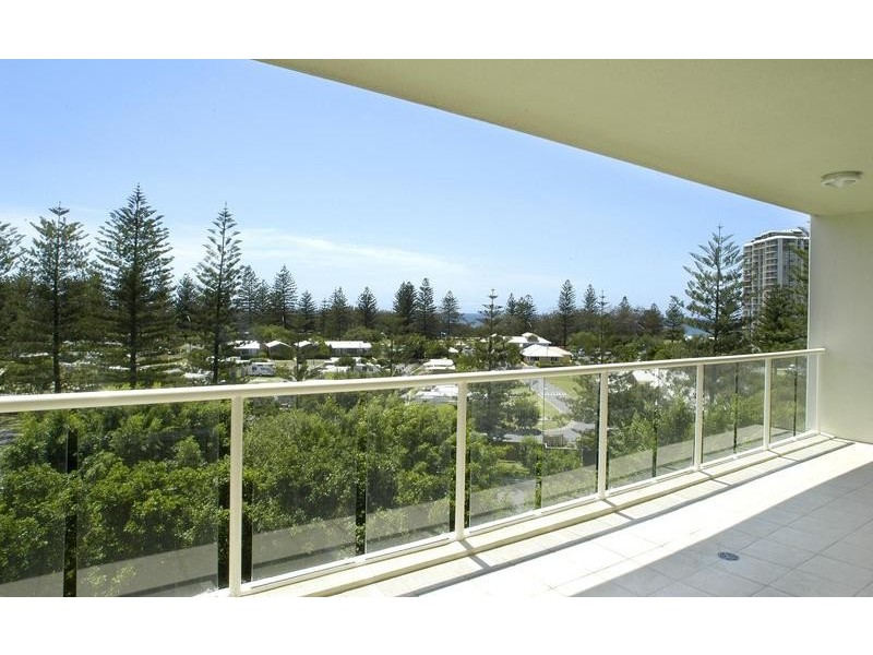 1043/1 LENNIE AVENUE, Main Beach QLD 4217