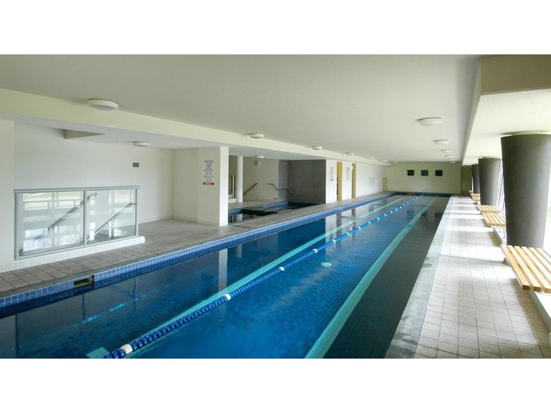 1043/1 LENNIE AVENUE, Main Beach QLD 4217