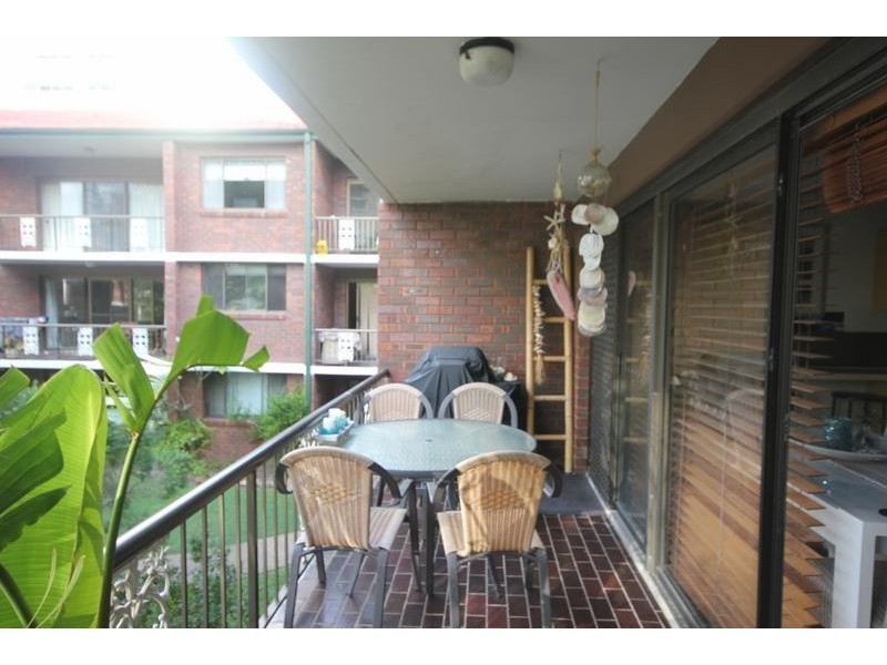 4/3642 Main Beach Parade, Main Beach QLD 4217