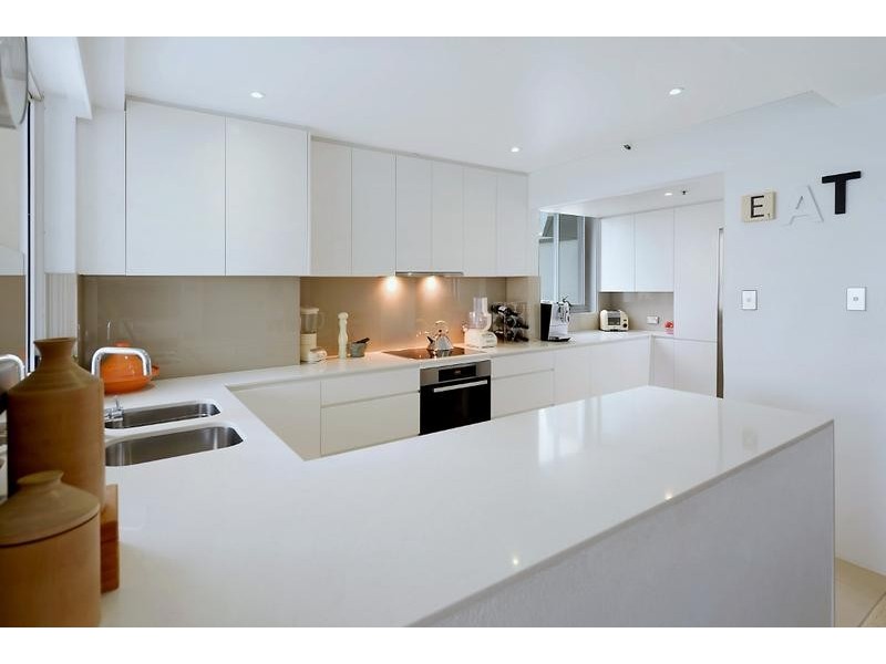 76/11 Hughes Avenue, Main Beach QLD 4217