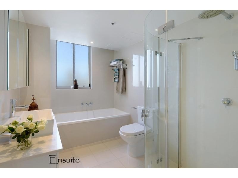 76/11 Hughes Avenue, Main Beach QLD 4217