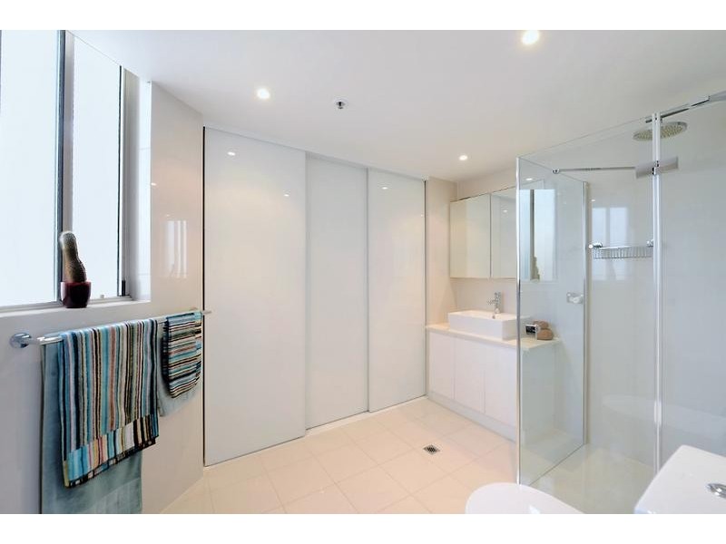 76/11 Hughes Avenue, Main Beach QLD 4217