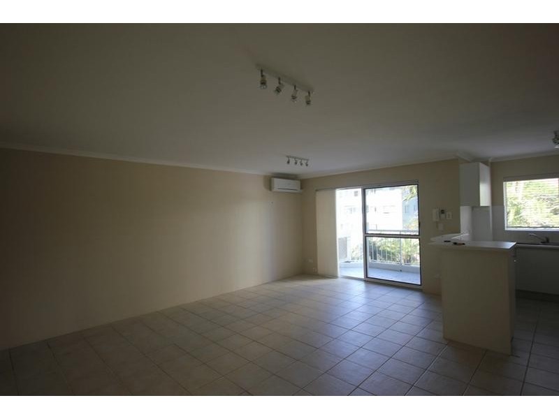 21/1 Cronin Avenue, Main Beach QLD 4217