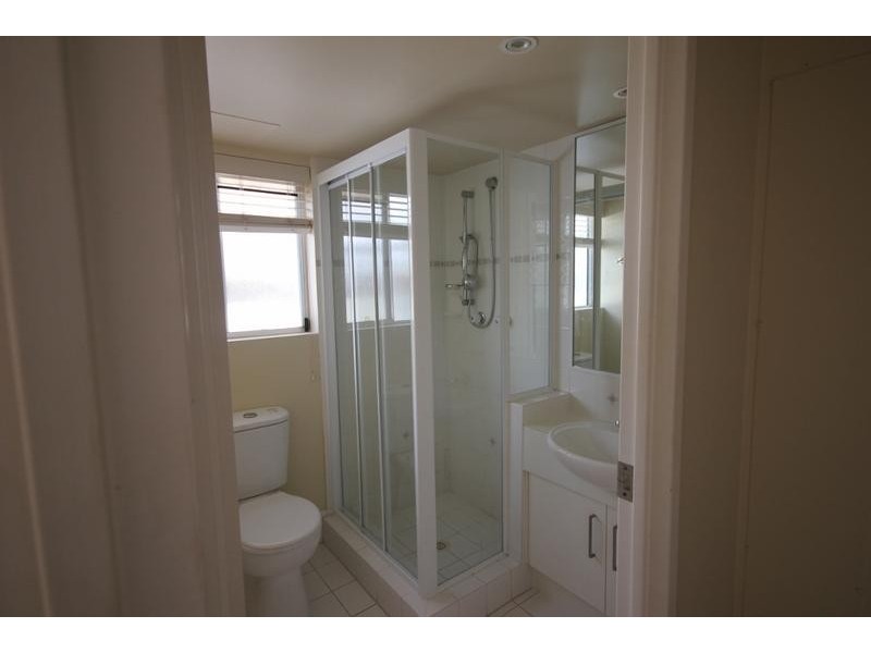 21/1 Cronin Avenue, Main Beach QLD 4217