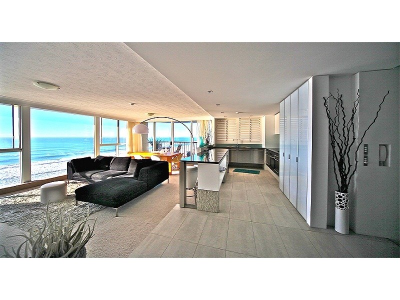 Main Beach QLD 4217