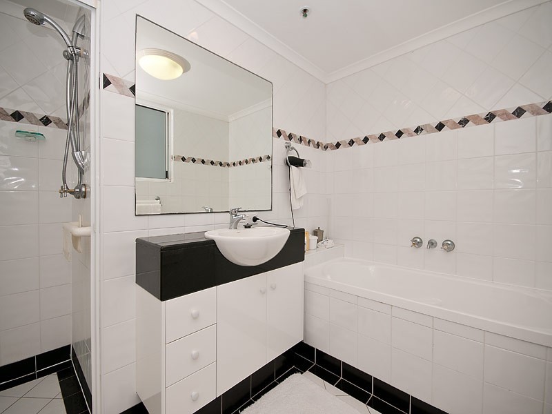 101/59 Pacific Street, Main Beach QLD 4217