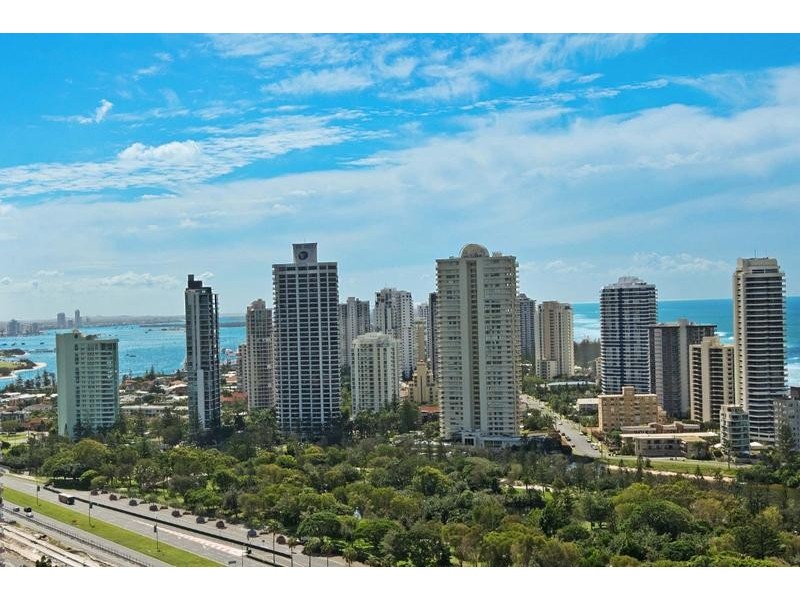 143/2 ADMIRALTY DRIVE, Paradise Waters QLD 4217