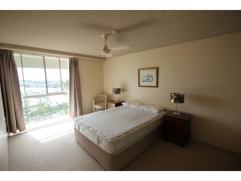 18 MacArthur Parade, Main Beach QLD 4217