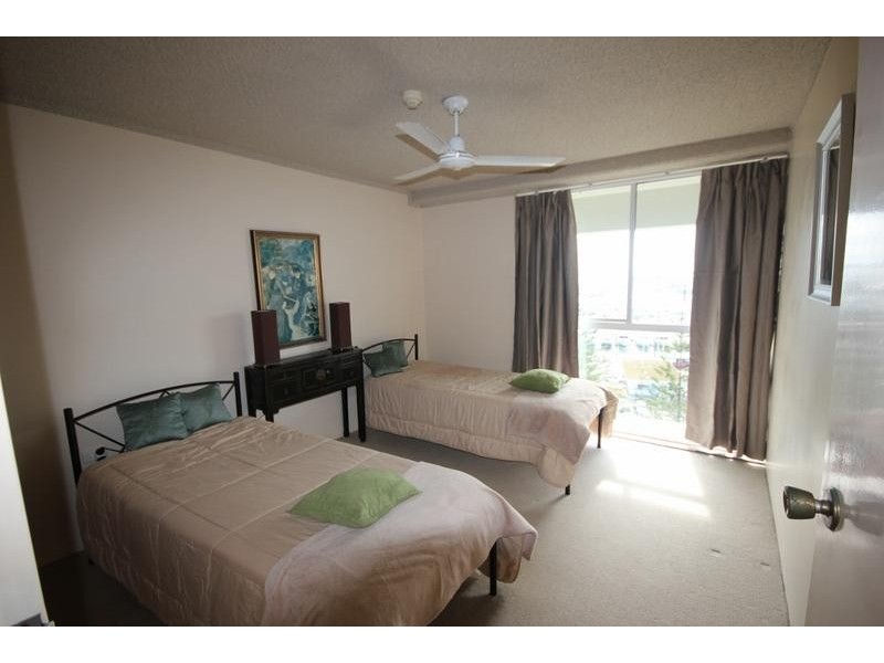 18 MacArthur Parade, Main Beach QLD 4217