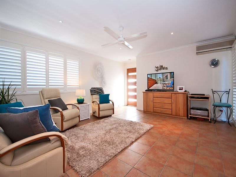 4/8-10 PEAK AVENUE, Main Beach QLD 4217